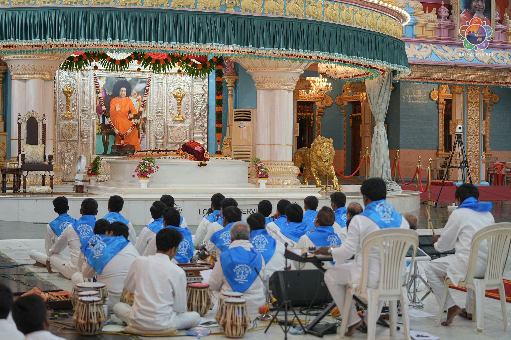 Parthi Yatra by the devotees from West Godavari | Day 2