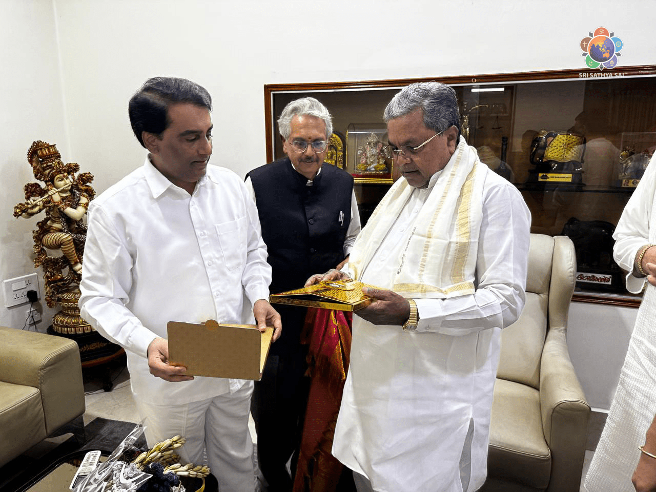 Trustees of Sri Sathya Sai Central Trust Meet Hon’ble Chief Minister of Karnataka | Oct 24, 2025