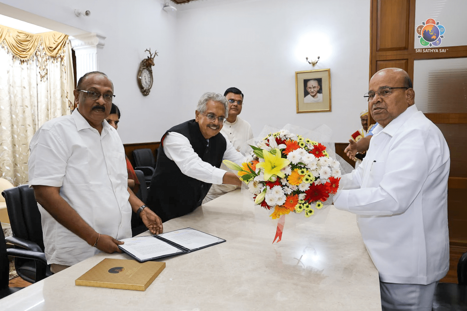 Trustees of Sri Sathya Sai Central Trust Meet the Hon’ble Governor of Karnataka | 5 Nov 2025
