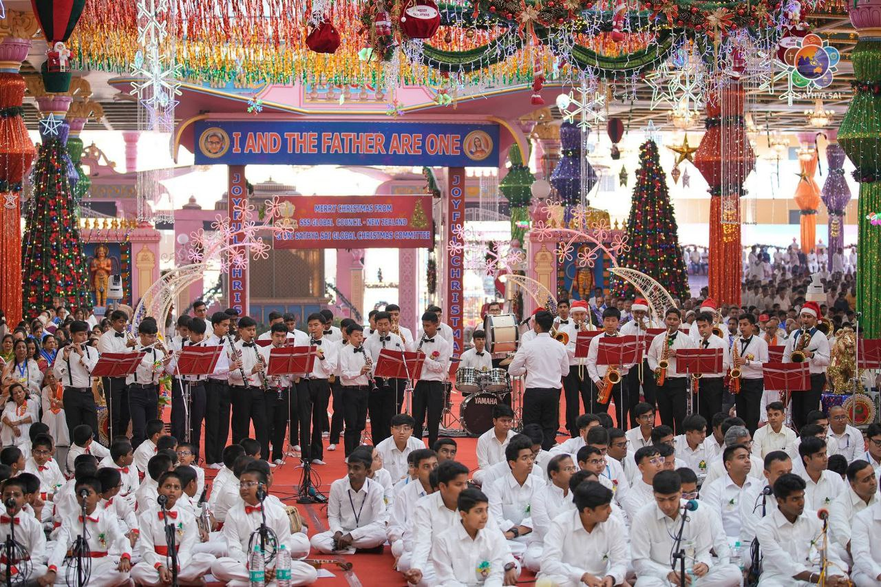 Christmas Celebrations in Prasanthi Nilayam | Carols and Band Offering | Dec 25, 2025